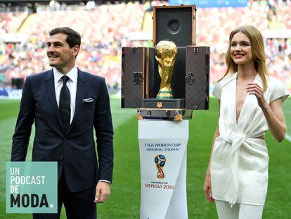 La top Natalia Vodianova e Iker Casillas durante la inauguración del Mundial.