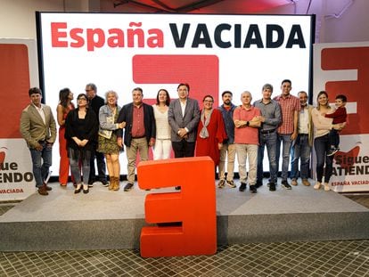 Foto de familia tras la presentación de candidaturas del 28-M de la federación España Vaciada, el pasado 29 de abril en Madrid.