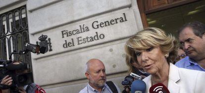 La candidata del PP a la Alcald&iacute;a de Madrid, Esperanza Aguirre, a su llegada a la Fiscal&iacute;a General del Estado.