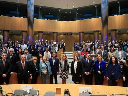 La presidenta del Congreso de los Diputados, Meritxell Batet (en el centro), ha presidido este lunes la presentación de la Oficina de Ciencia y Tecnología de la Cámara Baja.