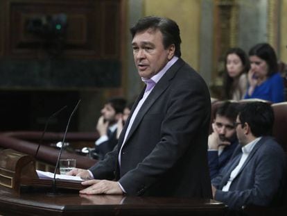 Tomás Guitarte, diputado de Teruel Existe, en el debate de investidura de Pedro Sánchez
