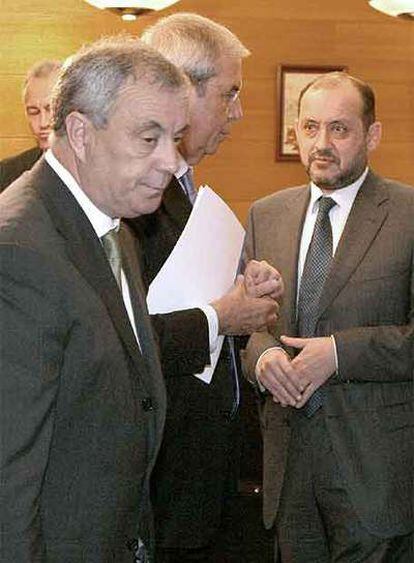 Vázquez, Touriño y Varela, ayer al término del Consello.