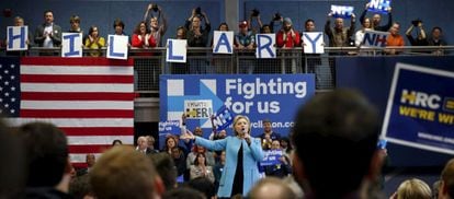 Hillary Clinton, este lunes en un mitin en Manchester (New Hampshire).