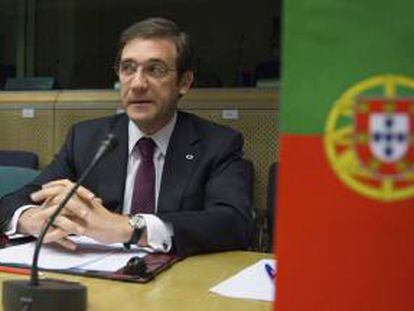 Además de las medidas de austeridad aplicadas en Portugal, el Ejecutivo de Passos Coelho, que lleva 20 meses en el poder, hizo una profunda reforma laboral que redujo los costes laborales y abarató el despido. EFE/Archivo