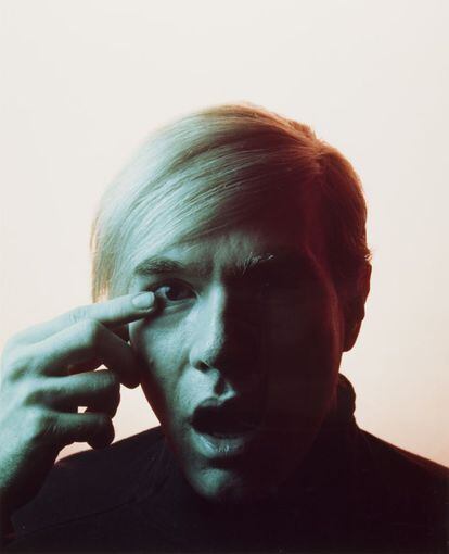 El artista Andy Warhol capturado por la cámara de Halsman en 1968.