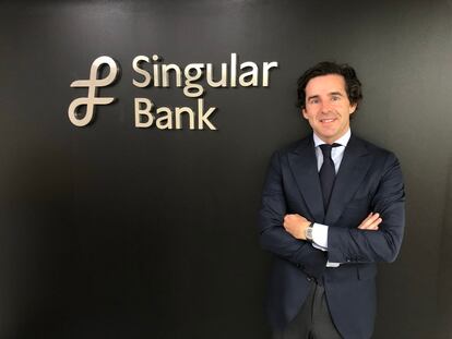 Fernando Eguinoa se incorpora a Singular Bank como agente financiero, al igual que hacen Carlos Benzanilla y Luis Carabias. Eguinoa cuenta con más de 25 años de trayectoria en el área de la banca privada desde que empezó en Lloyds Bank. También ha estado en Banco Santander, donde fue cofundador de AZ Total Return Fund. Benzanilla, por su parte, llega procedente de Bankinter, mientras Carabias ha trabajado en  Caser Asesores Financieros y Société Générale.