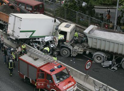 Accidente de tráfico, cerca de San Sebastián, en el que se vieron involucrados dos camiones en julio pasado