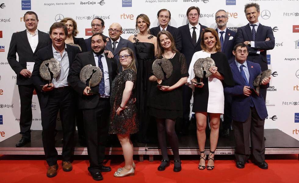 Foto de familia de los premiados en los Forqué.