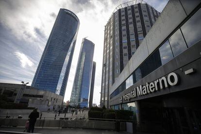 Los facultativos de este centro, que ha cumplido 54 años, siempre han sido pioneros y son la principal causa de que el centro hospitalario naciera siendo el líder de la sanidad pública española y hoy siga siendo el mejor valorado de todo el país por los profesionales sanitarios.