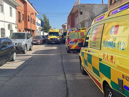 Tres ambulancias del Summa112 aparcadas en una calle de Ciempozuelos, en la Comunidad de Madrid, el 11 de julio de 2023.