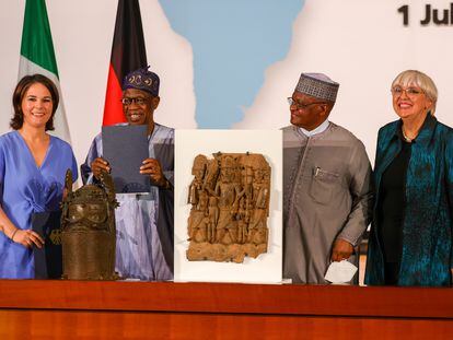 Firma del acuerdo entre Alemania y Nigeria para la devolución de los bronces de Benín en Berlín, el 1 de julio de 2022.