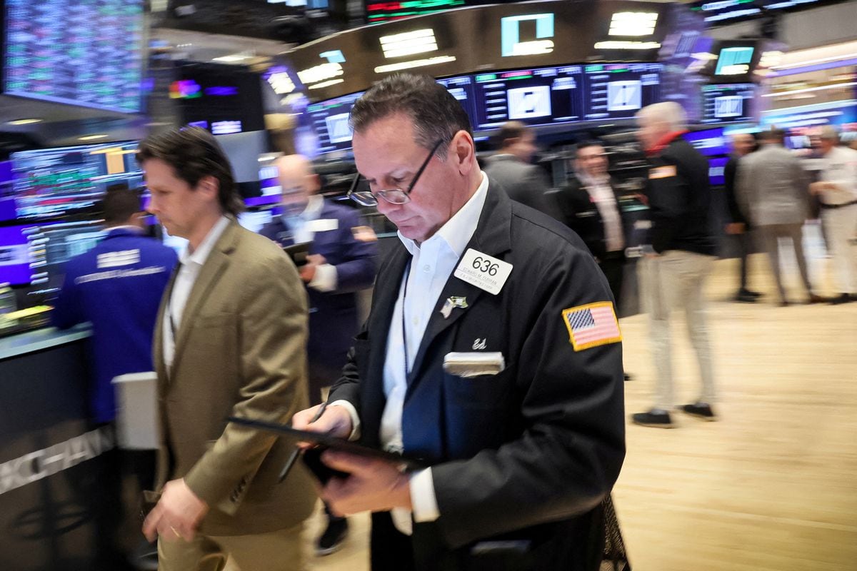 Amazon enters the Dow Jones index  Financial markets