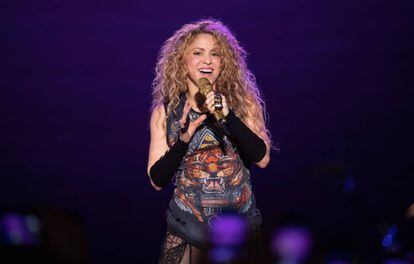 Shakira en el primer concierto de su gira El Dorado, el 3 de junio en Hamburgo.