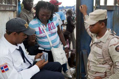 Autoridades dominicanas controlan el acceso de haitianos en la frontera
