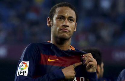 Neymar celebra el seu segon gol al Vila-real.