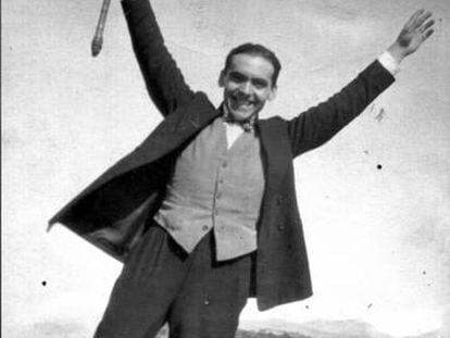 Fotografía de Federico García Lorca tomada por Luis Buñuel en 1925.