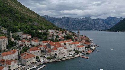 Perast, una localidad en la bahía de Kotor (Montenegro).