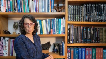 La doctora en Farmacobiología Silvia Cruz Martín del Campo, en su casa de Ciudad de México, el 28 de febrero de 2022.