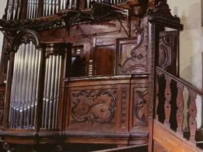 La música d’orgue permet una entrada d’encantament infantil