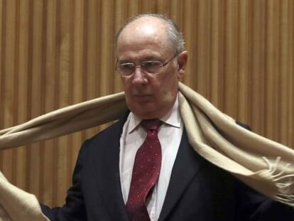  El exvicepresidente y exministro de Econom&iacute;a Rodrigo Rato, a su llegada a la Comisi&oacute;n de investigaci&oacute;n de la crisis financiera y rescate bancario del Congreso de los Diputados, en la que ha comparecido hoy. 