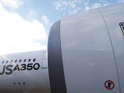  Airbus A350 con motor de Rolls Royce en la sede de Airbus en Toulouse (Francia). 