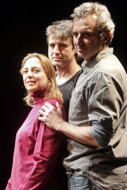 Alberto San Juan, Nuria Gallardo y el director Mariano Barroso en la sala Cuarta Pared.