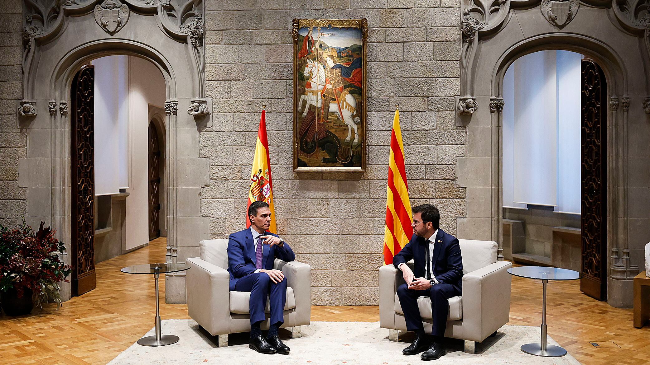 El presidente de la Generalitat, Pere Aragonès y el presidente del Gobierno, Pedro Sánchez, durante la reunión de esta mañana. 