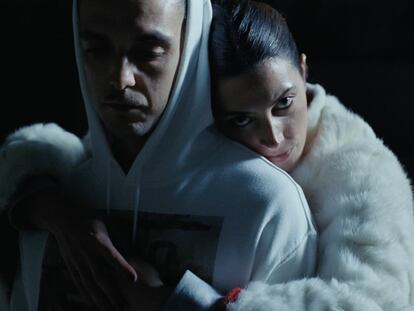 C. Tangana y Bárbara Lennie, en el vídeo de la canción 'Comerte entera'.