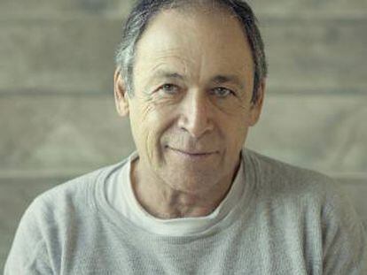 El escritor Roberto Blatt.