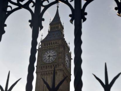  Amanecer ante el Big Ben en las Casas del Parlamento en Londres (Reino Unido) 