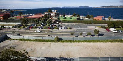 Parcela a la venta junto al mar propiedad del Ministerio de Defensa en A Coru&ntilde;a.