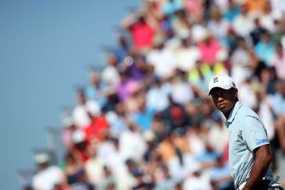 Tiger Woods, en el green del s&eacute;ptimo hoyo.