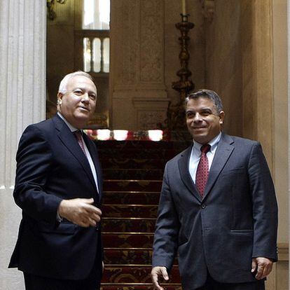 Miguel Ángel Moratinos y el ministro de Exteriores de Cuba, Felipe Pérez Roque, hoy en Madrid