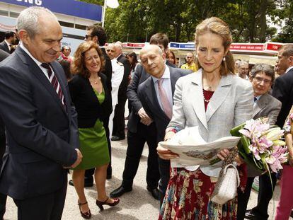 De izquierda a derecha, el director de EL PAÍS, Antonio Caño, la responsable de Babelia, Berna González Harbour, el ministro de Educación, Cultura y Deporte, José Ignacio Wert y la infanta Elena.