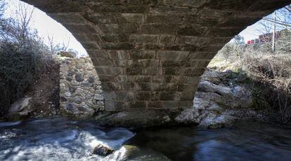 El puente de la Mata, en Miraflores de la Sierra.