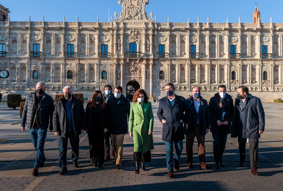 Mítines, Premios Y Viajes: La Campaña Permanente De Díaz Ayuso En La ...