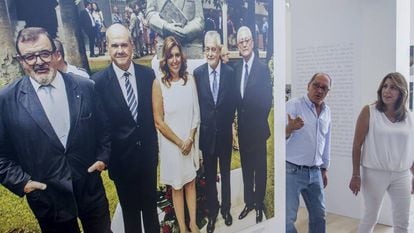 La presidenta andaluza y secretaria general del PSOE andaluz, Susana Díaz, y el secretario de organización, Juan Cornejo, en la exposición montada para el congreso de su formación.