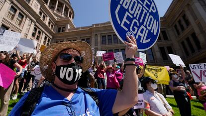 Una manifestación en favor de los derechos de las mujeres en Austin, celebrada en mayo de 2022 ante el Congreso estatal.