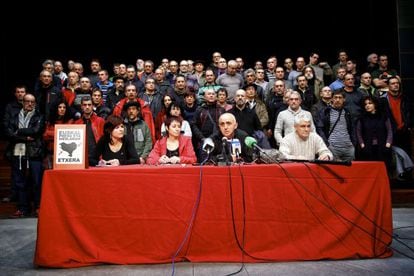 Los terroristas liberados tras el fin de la aplicación retroactiva de la 'doctrina Parot' posan el pasado sábado en Durango.