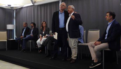 Sardà junto a representantes políticos y del gremio de restauradores