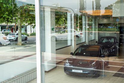 A Tesla electric car at a dealership in Valencia. 