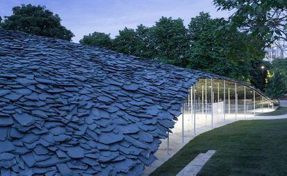 Pabellón de la Serpentine Gallery del arquitecto japonés Junya Ishigami, en Londres.