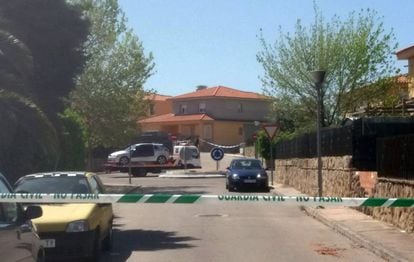 Calle de Las Ventas de Retamosa donde un mujer ha muerto y su hijo ha resultado herido por un tiroteo.