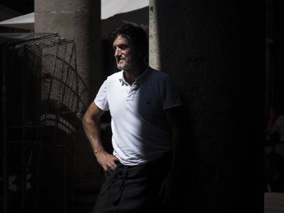 Alfonso Domínguez, amo del quiosc Universal, a la Boqueria.