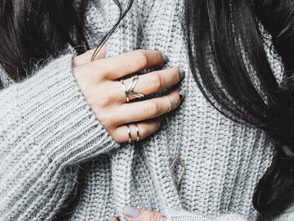 Un anillo puede ayudar a lograr un 'outfit' diferente y estiloso. GETTY IMAGES.