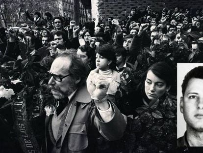 Marcha tras la matanza de los abogados de Atocha en 1977. García Juliá, en miniatura.
