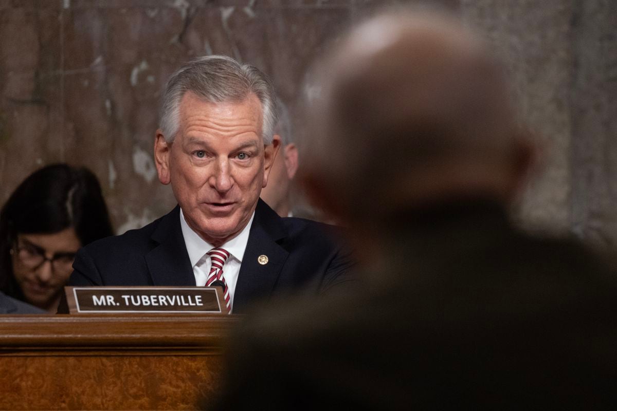 Tommy Tuberville: El senador que bloqueaba las promociones militares en EE UU anuncia la retirada de su veto | Internacional