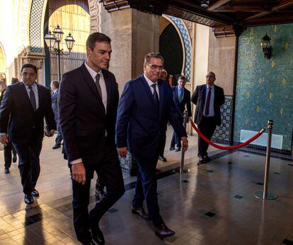Aziz Ajannuch y Pedro Sánchez, durante la visita oficial que ha hecho Sánchez y varios ministros españoles a Marruecos para fortalecer lazos entre los dos países.