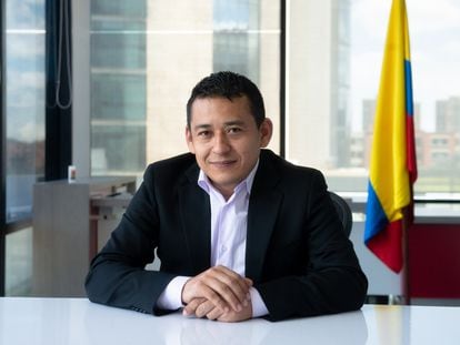 El Ministro de Ciencia Arturo Luna en su despacho en el centro de Bogotá en entrevista con El Pais, el 17 de Agosto 2022.