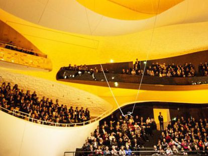 Gran sala de la Filarm&oacute;nica de Par&iacute;s.